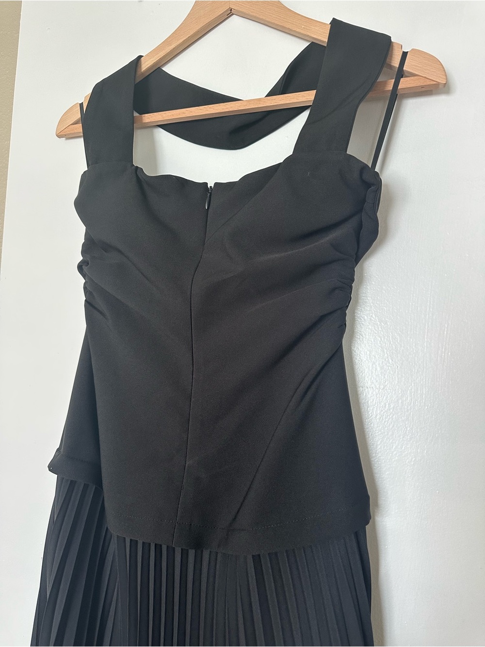 Choker Design Pleated Panel Dress Size S - Picture 8 of 8